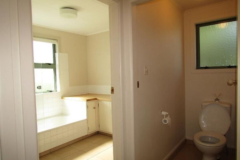 Photo of property in 61 Kurupae Road, Hilltop, Taupo, 3330