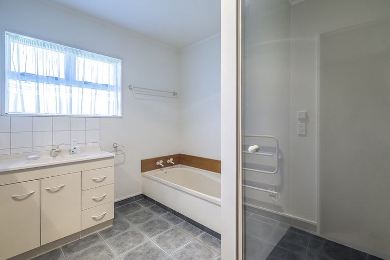 Photo of property in 18 Tararua Street, Paraparaumu, 5032