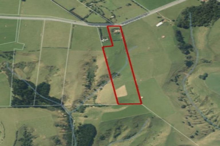 Photo of property in 636 Ararata Road, Hawera, 4674