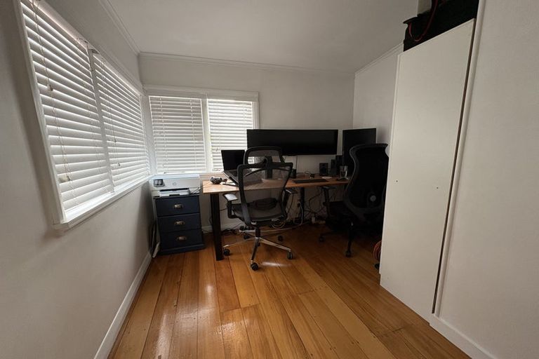 Photo of property in 27 Belle Vue Avenue, Northcote Point, Auckland, 0627