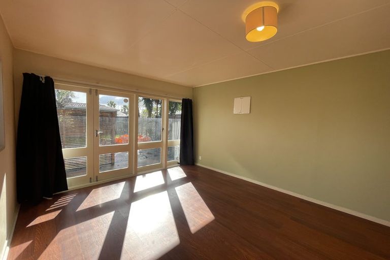 Photo of property in 43 Meadway, Sunnyhills, Auckland, 2010