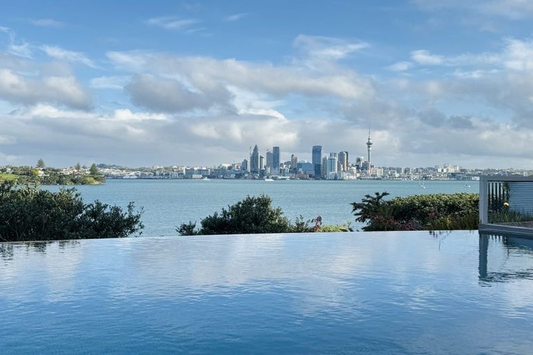 Photo of property in 10 Marine Terrace, Bayswater, Auckland, 0622
