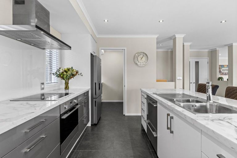 Photo of property in 1 Whakatomo Place, Havelock North, 4130