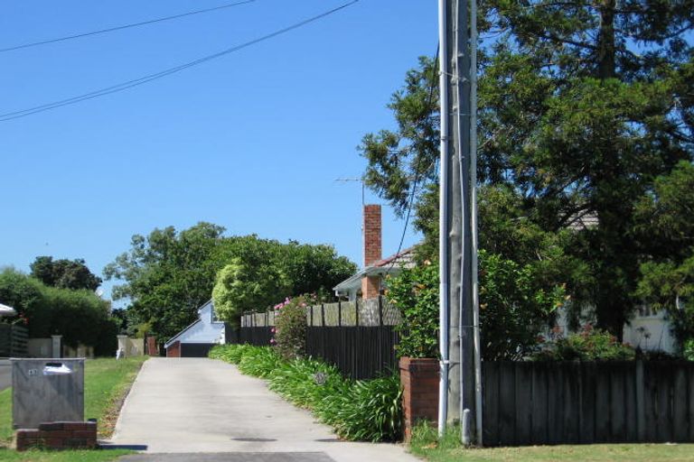 Photo of property in 2/44 Shakespeare Road, Milford, Auckland, 0620