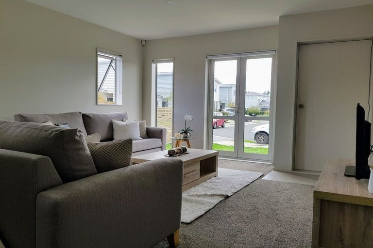 Photo of property in 31 Divide Loop, Takanini, 2112