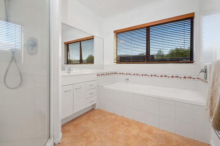 Photo of property in 6 Edward Payton Grove, Pukehangi, Rotorua, 3015