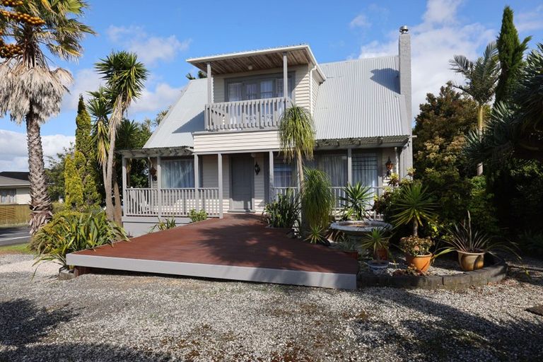 Photo of property in 498 East Coast Road, Windsor Park, Auckland, 0630