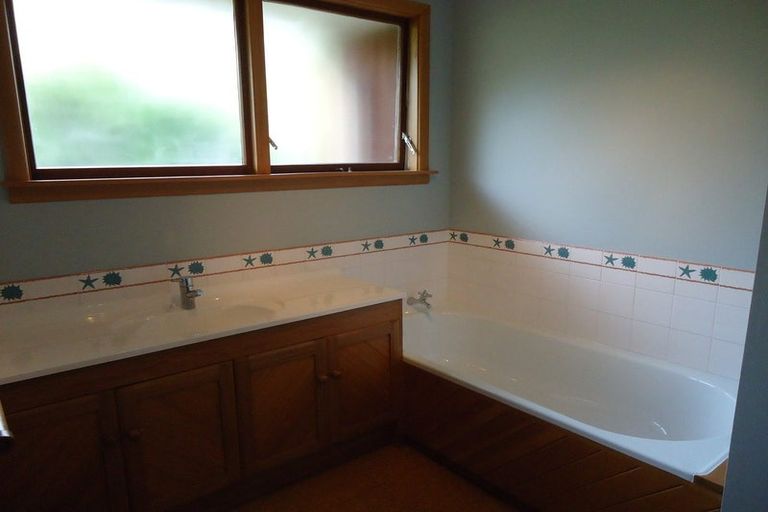 Photo of property in 9 Parkstone Avenue, Ilam, Christchurch, 8041