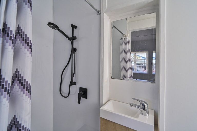 Photo of property in 709w Queen Street West, Saint Leonards, Hastings, 4120