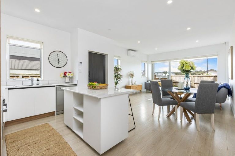 Photo of property in 129 Tarapuka Road, Westgate, Auckland, 0814