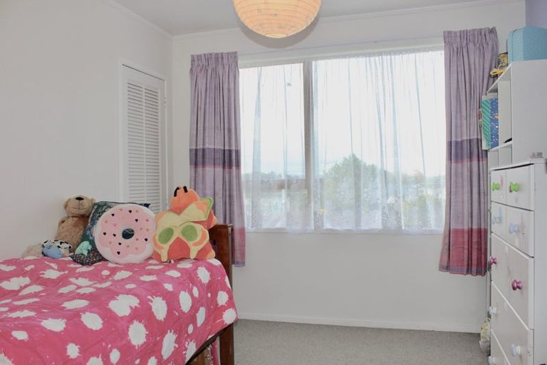 Photo of property in 68 Hyperion Drive, Randwick Park, Auckland, 2105