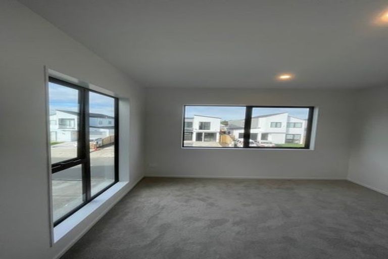 Photo of property in 106 Bellbird Street, Papakura, 2110