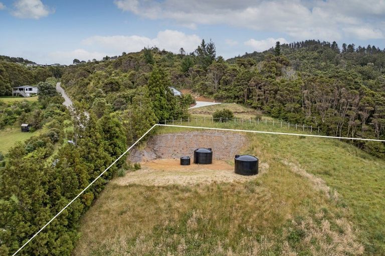 Photo of property in 35 Spikes Way, Whitianga, 3510