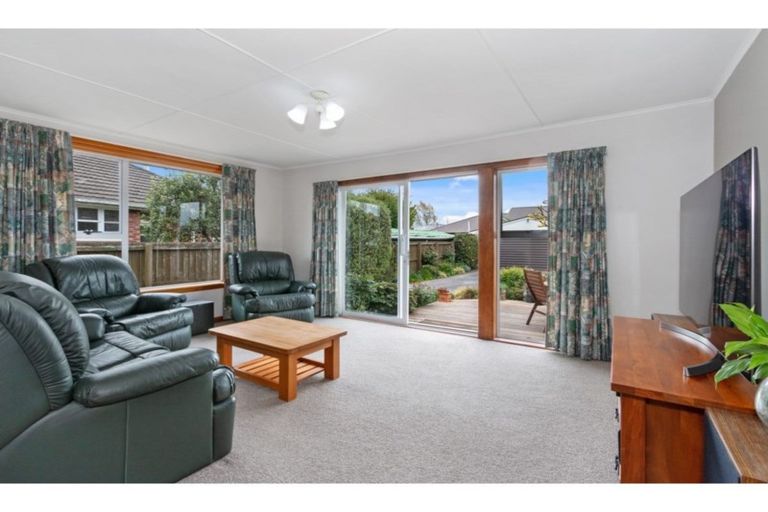 Photo of property in 15 Hillary Crescent, Upper Riccarton, Christchurch, 8041