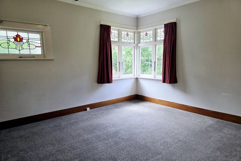 Photo of property in 16 Buller Street, Picton, 7220