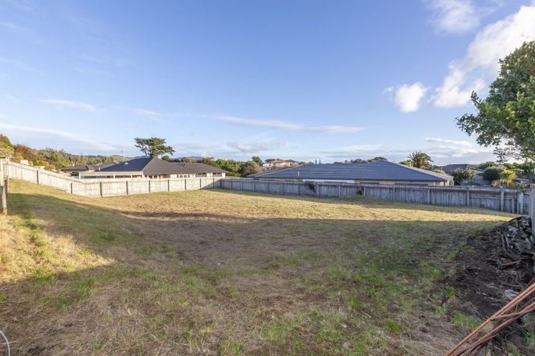 Photo of property in 5 Datum Way, Paraparaumu, 5032