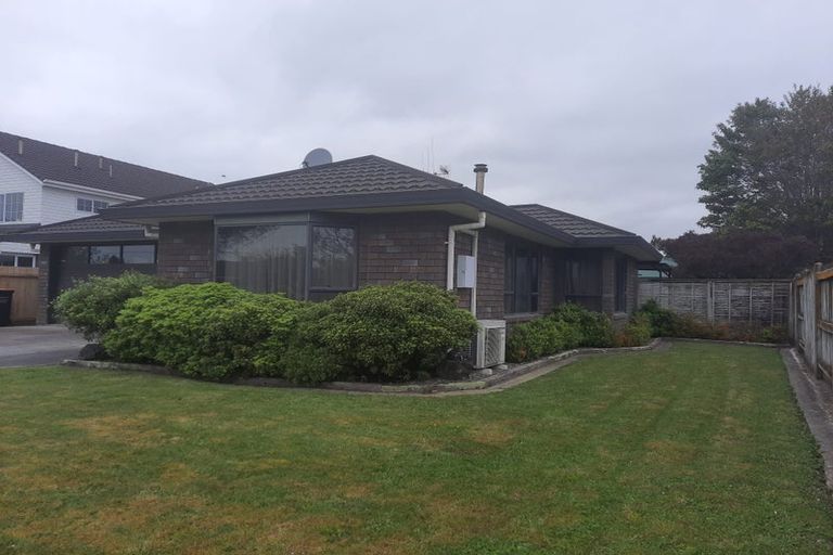 Photo of property in 11 Royal Oak Drive, Kelvin Grove, Palmerston North, 4414