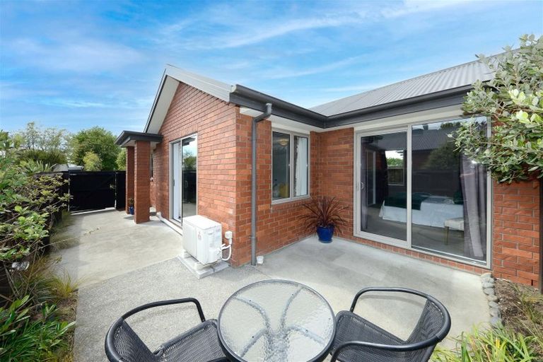 Photo of property in 17 Picton Avenue, Riccarton, Christchurch, 8011