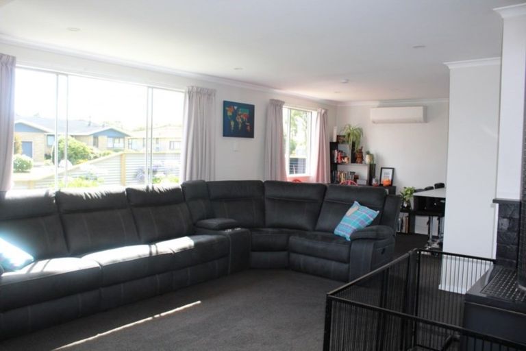 Photo of property in 9 Anne Street, Winton, 9720