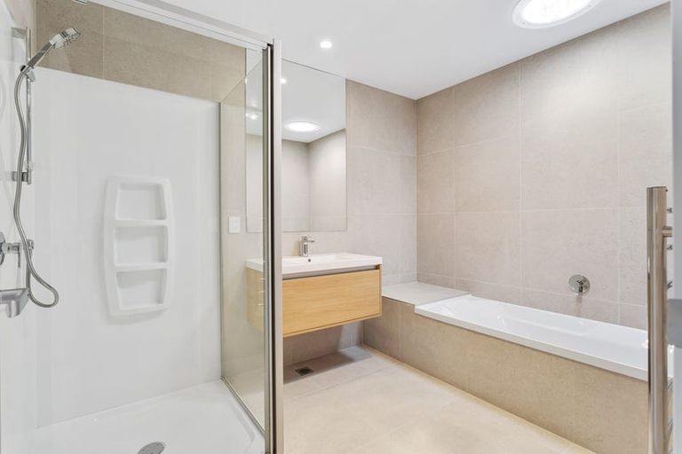 Photo of property in 4 Aquamarine Road, Rosehill, Papakura, 2113