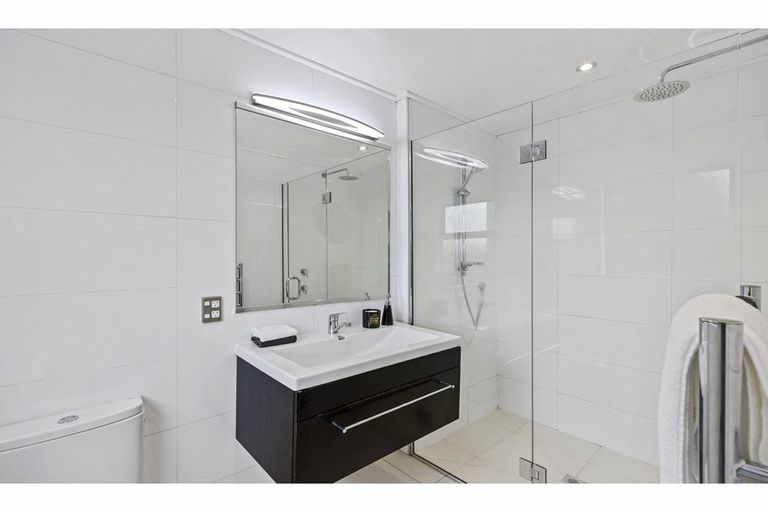 Photo of property in 12a Saint James Avenue, Papanui, Christchurch, 8053