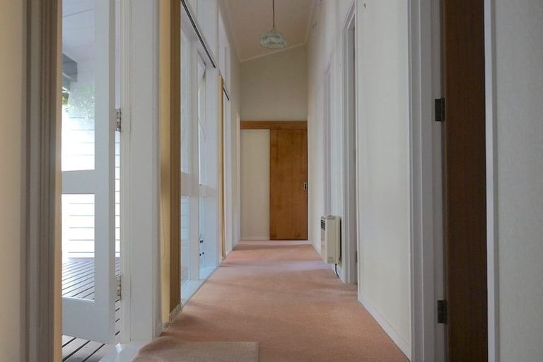 Photo of property in 20 Brunton Place, Glenfield, Auckland, 0629