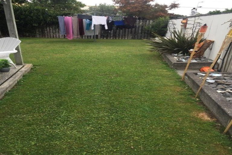 Photo of property in 1/12 Howard Road, Taradale, Napier, 4112