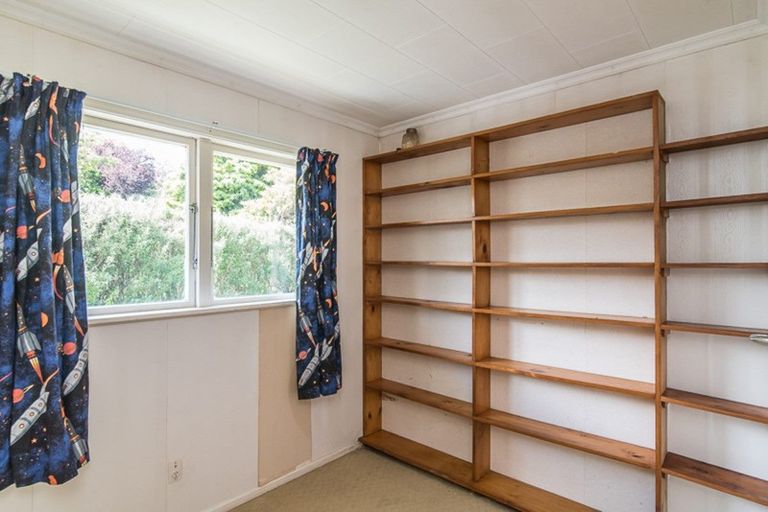 Photo of property in 8 Tawa Street, Waikanae, 5036