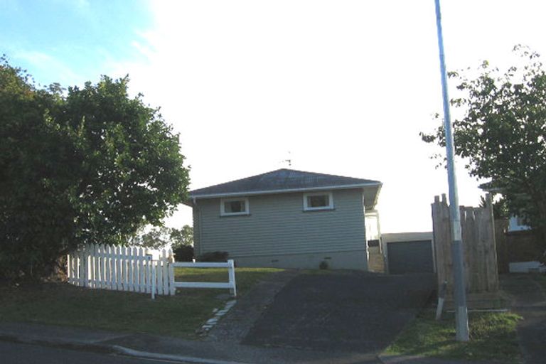 Photo of property in 9 Locket Road, Glenfield, Auckland, 0629