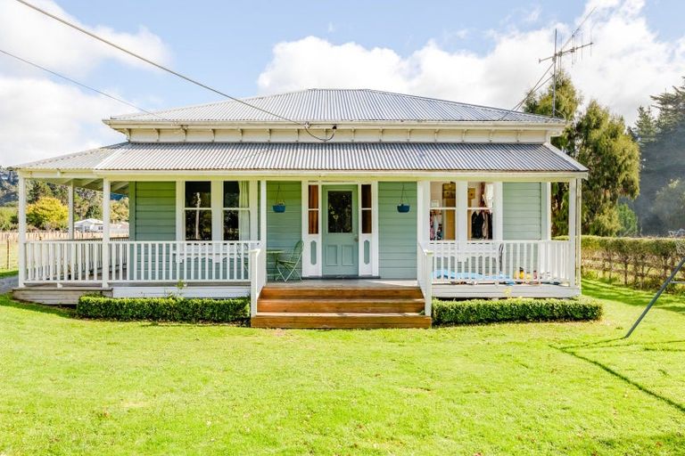 Photo of property in 37 Newman Road, Eketahuna, 4900