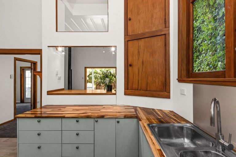 Photo of property in 25 Chaucer Road, Hospital Hill, Napier, 4110