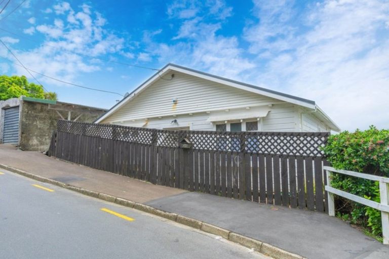 Photo of property in 19 Moffitt Street, Vogeltown, Wellington, 6021