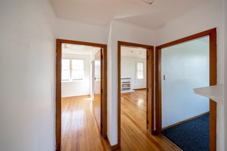 Photo of property in 5 Charles Major Place, Hawera, 4610