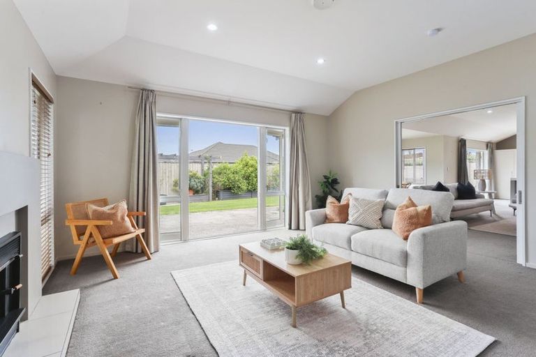 Photo of property in 13 Goodwood Close, Rangiora, 7400