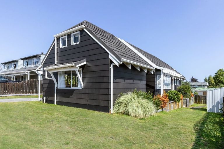 Photo of property in 1/27 Tobin Place, Richmond Heights, Taupo, 3330