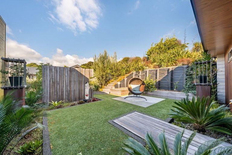 Photo of property in 10 Ferndale Drive, Waikanae, 5036