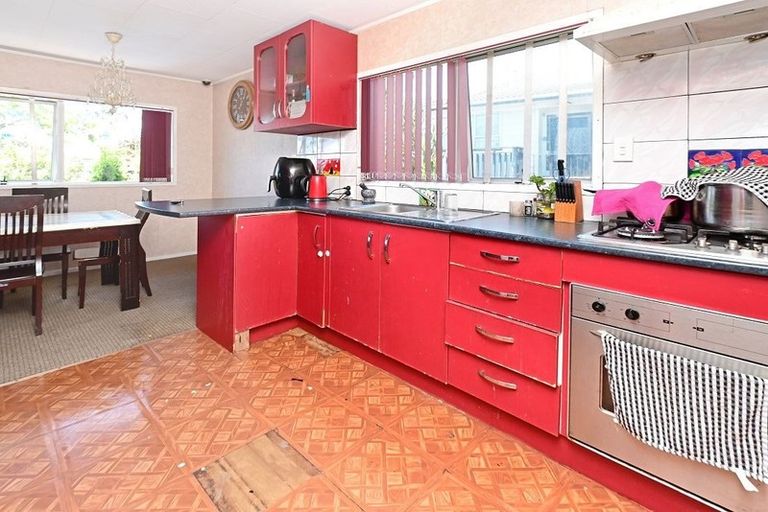 Photo of property in 5 Bundena Place, Clendon Park, Auckland, 2103