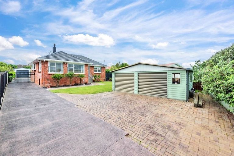 Photo of property in 7 Waitaki Street, Henderson, Auckland, 0612