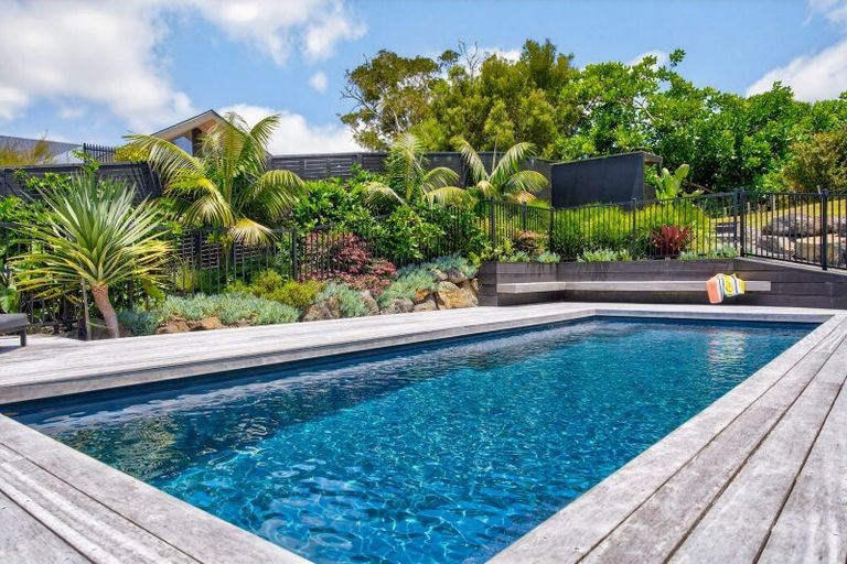 Photo of property in 2 Cambridge Lane, Mangawhai, 0505