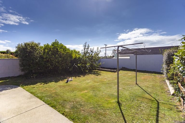 Photo of property in 17 Holmes Street, Holmes Hill, Oamaru, 9401