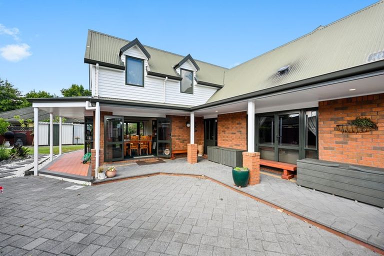 Photo of property in 6 Fencourt Place, Rototuna North, Hamilton, 3210