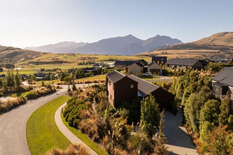 Photo of property in 47 Jacks Point Rise, Jacks Point, Queenstown, 9371