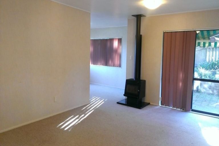 Photo of property in 2/3 Elmwood Place, Manurewa, Auckland, 2102