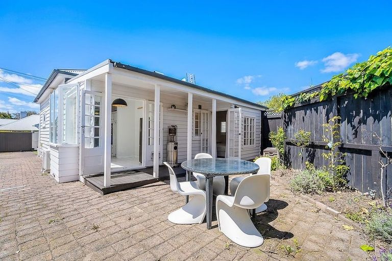 Photo of property in 49 Ohinerau Street, Remuera, Auckland, 1050