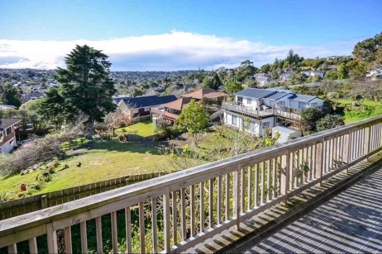 Photo of property in 575 East Coast Road, Browns Bay, Auckland, 0630