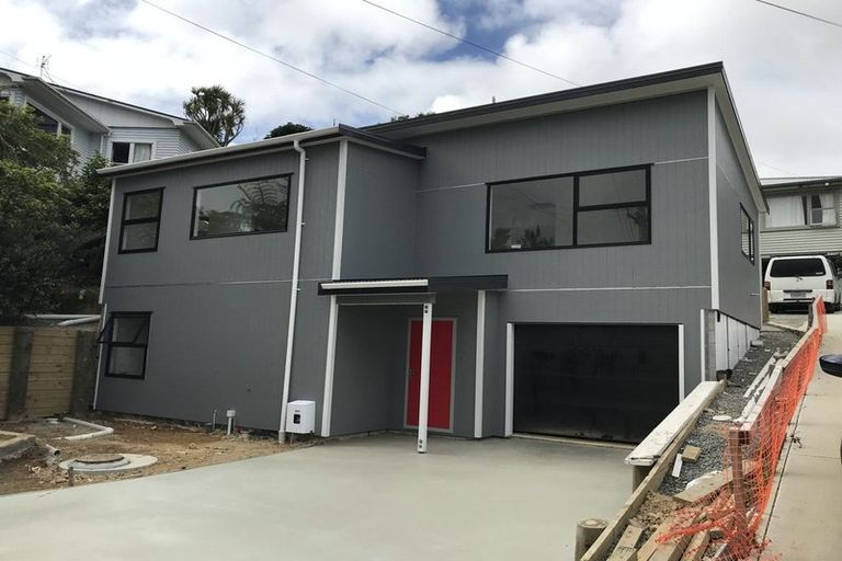 Photo of property in 18b Ranui Terrace, Tawa, Wellington, 5028