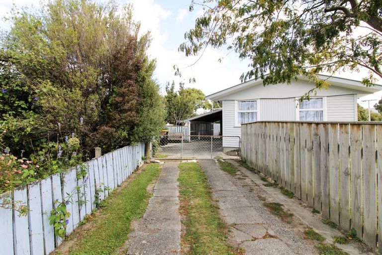Photo of property in 22 Hardie Grove, Featherston, 5710