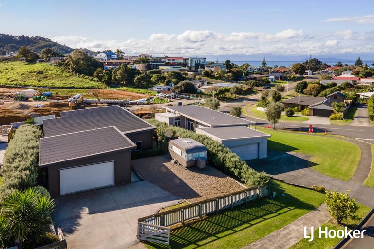 Photo of property in 4 Tohora View, Waihi Beach, 3611