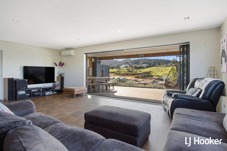 Photo of property in 4 Tohora View, Waihi Beach, 3611