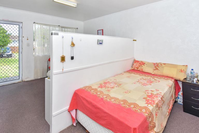 Photo of property in 2/17 Russell Road, Manurewa, Auckland, 2102